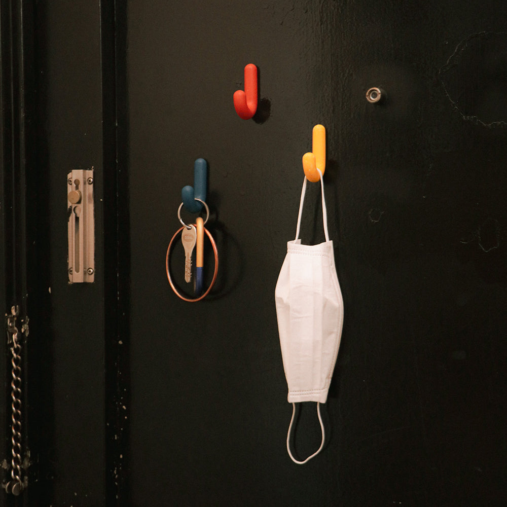 HOOK YELLOW